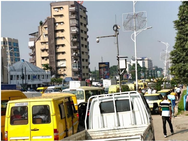 Société : Embouteillages à Kinshasa : Félix Tshisekedi invite les initiateurs des mesures de décongestion routière "à améliorer l'initiative pour rendre la circulation plus facile et plus aisée"
