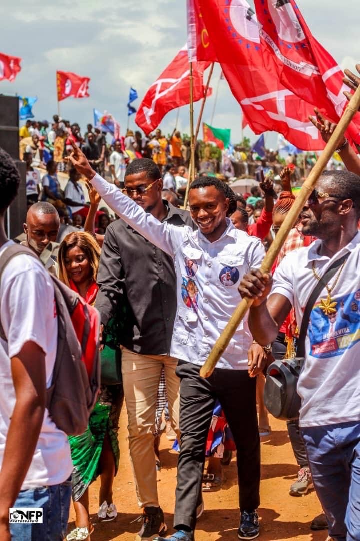 HAUT-KATANGA : arrivée du professeur Modeste Bahati Lukwembo à lubumbashi, le tout puissant Maitre Lebon président territorial de l’AFDC Kipushi sensibilise les haut katangais.