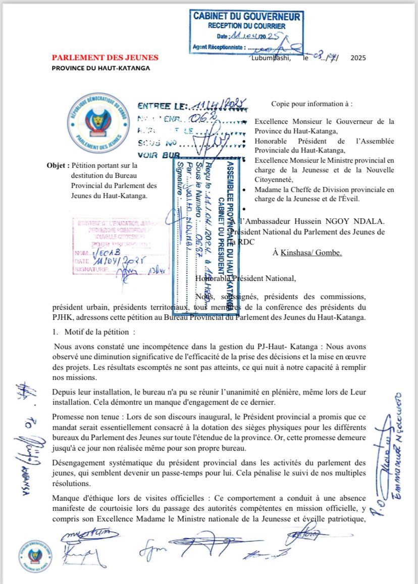 Haut-katanga : les torchons brûlent au sein du parlement des jeunes, modeste Betu et son bureau sur une chaise injectable