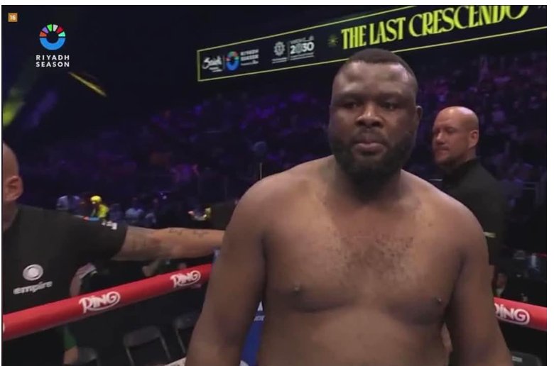 Boxe : Martin Bakole battu au 2e round par Joseph Parker
