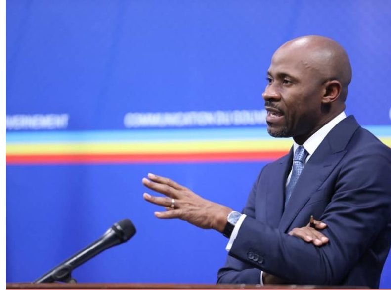 Révision constitutionnelle : Patrick Muyaya invite les détracteurs de Félix Tshisekedi à éviter la haine et à cultiver le sens des intérêts de la République