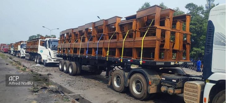 Kinshasa : le Service national offre 450 bancs pupitres à l’ISTA